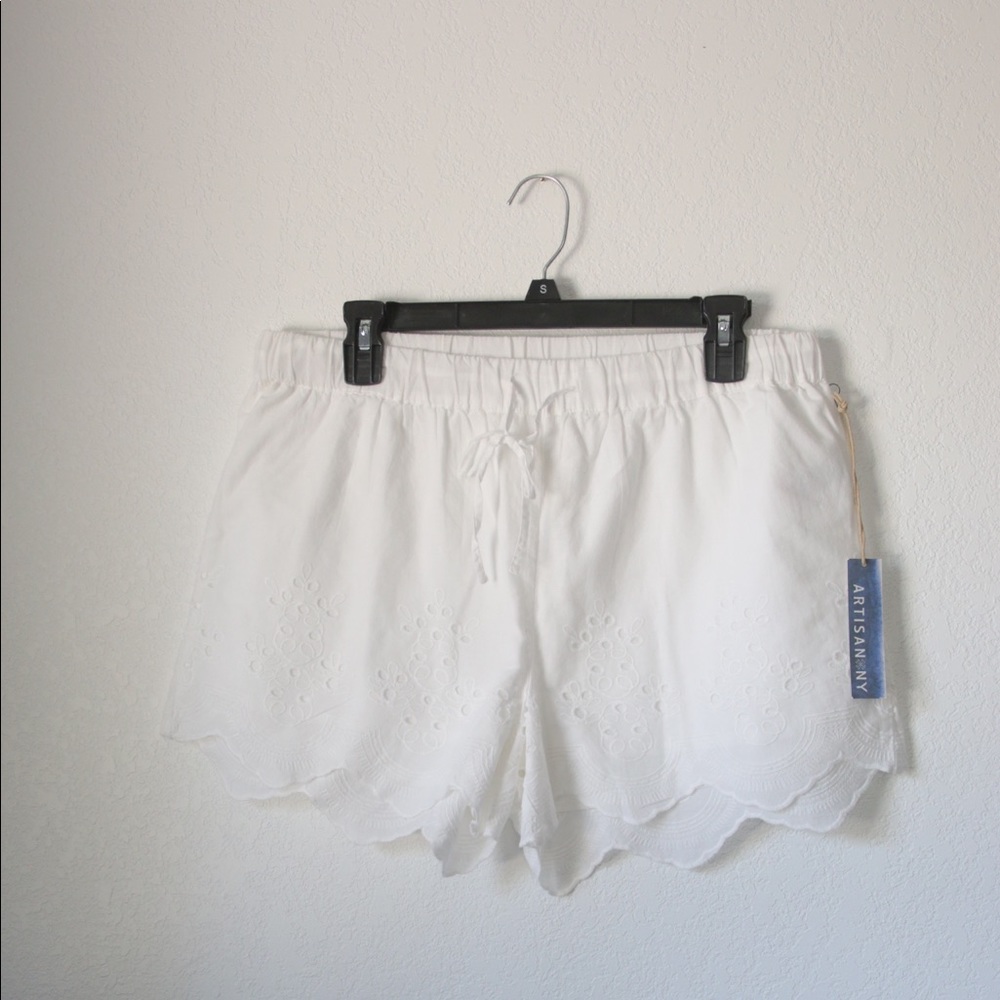 NWT Artisan NY White Lace-like Shorts Sz: L - Picture 3 of 4